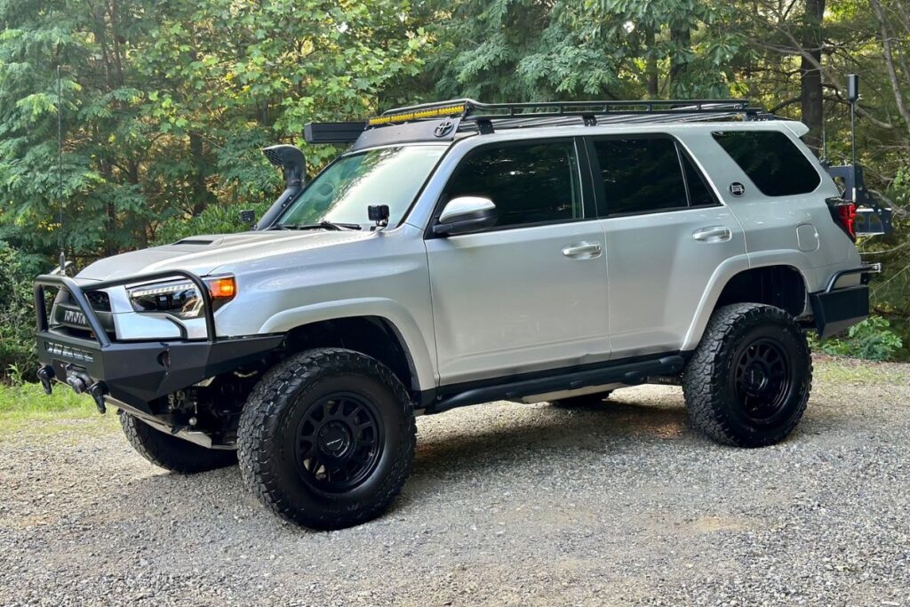 2014 Toyota 4Runner with Icon Vehicle Dynamics Stage 7 suspension (modified)