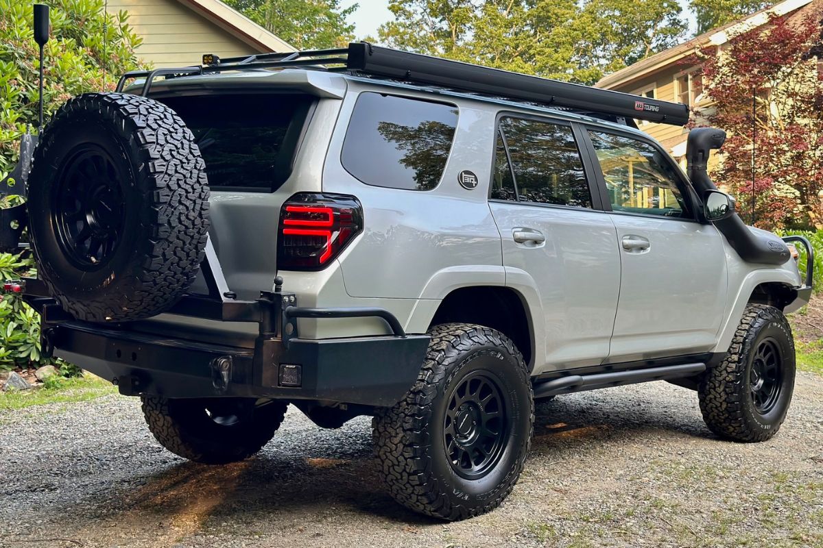 Toyota 4Runner with CBI Rear single swing arm bumper and full size spare tire carrier