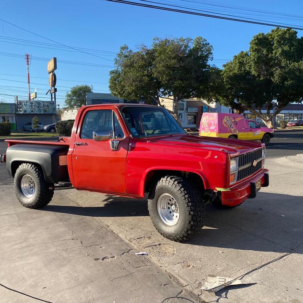 Chevy Cheyenne pre runner with old school mods