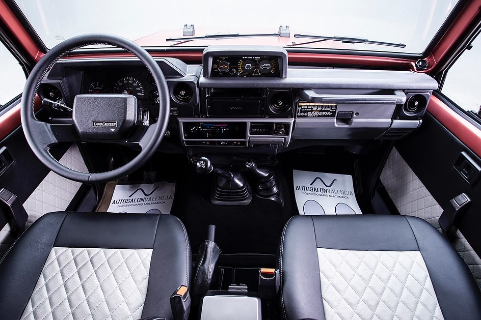 1990 Toyota Land Cruiser 73 dash panel