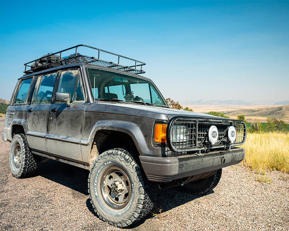 Isuzu Trooper off-roading on budget