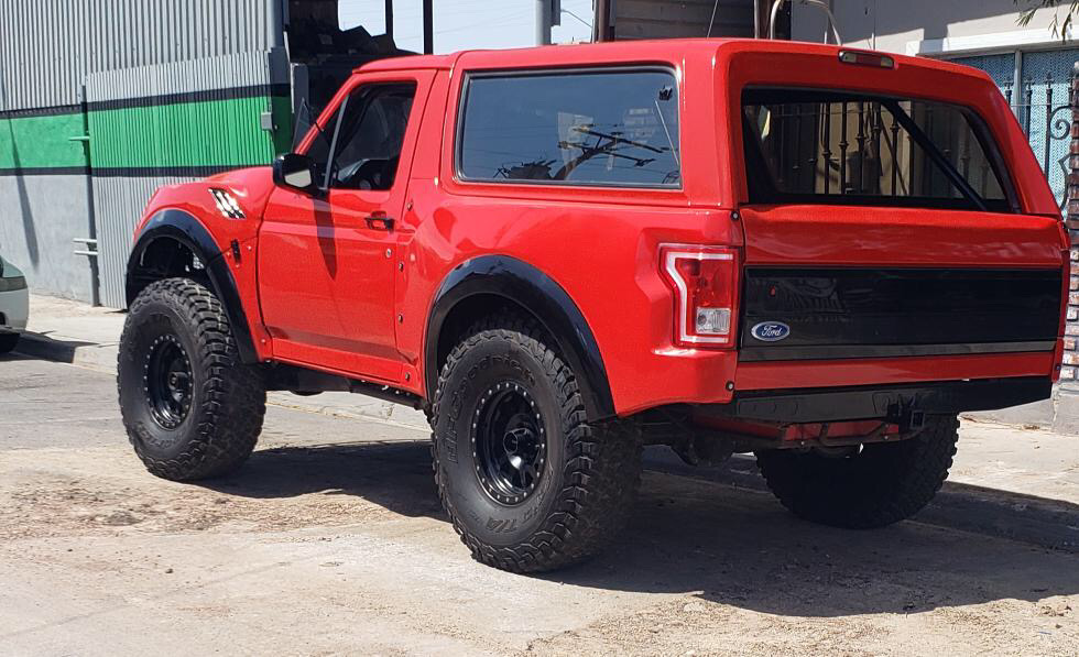 OBS Ford Bronco Prerunner with Ford F150 Raptor wide body kit