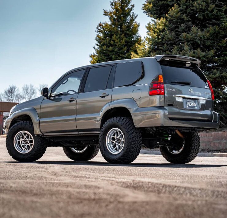 3″ Lifted Lexus GX470 with KDSS Suspension on beefy 34″ Tires