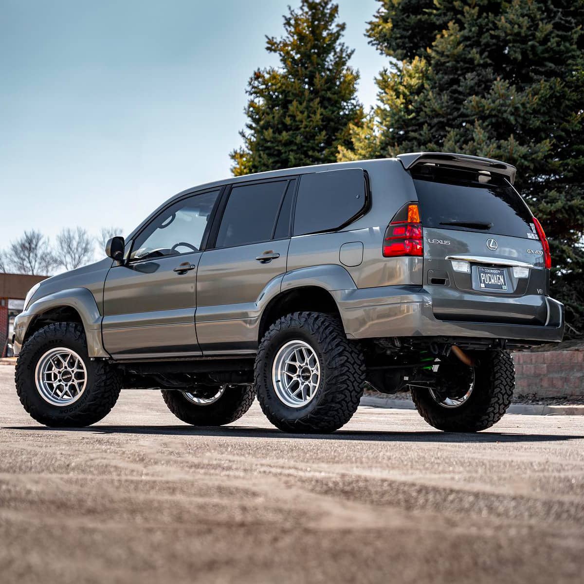 3″ Lifted Lexus GX470 with KDSS Suspension on beefy 34″ Tires