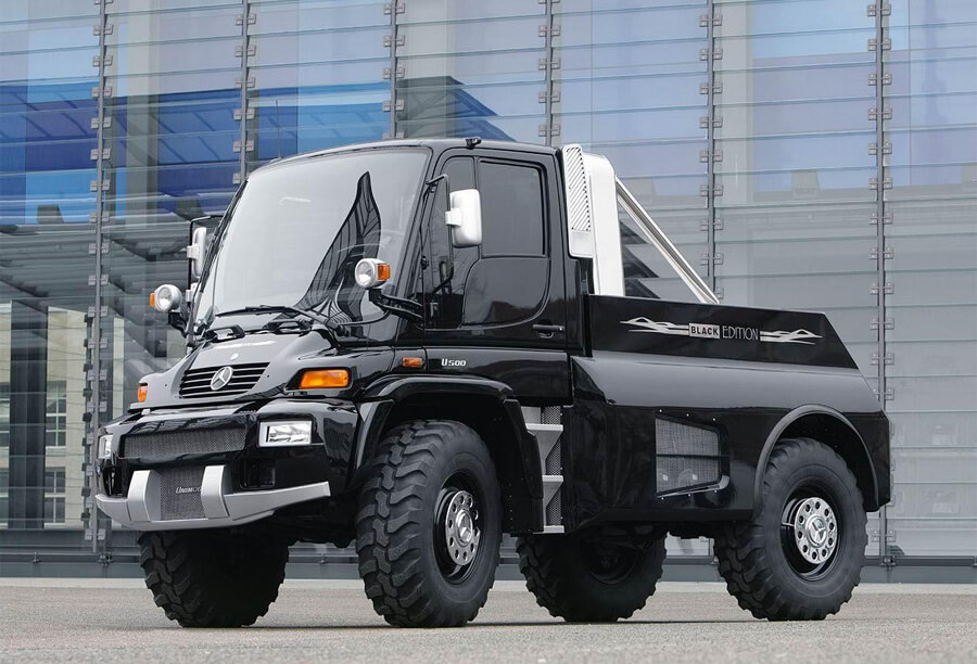 Unimog U500 black off-road