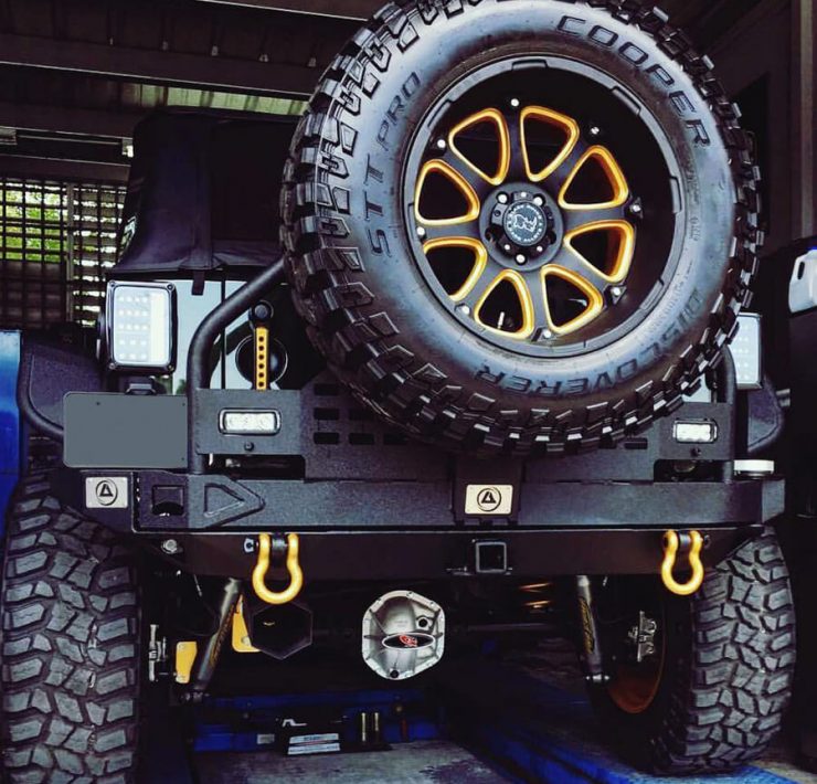Jeep wrangler JK 35 inch spare tire carrier