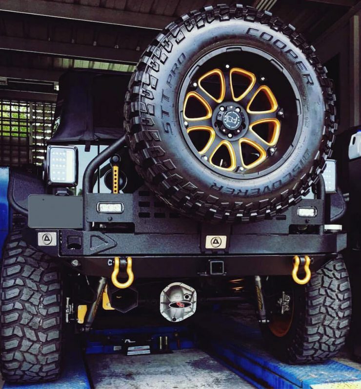 Jeep wrangler JK 35 inch spare tire carrier