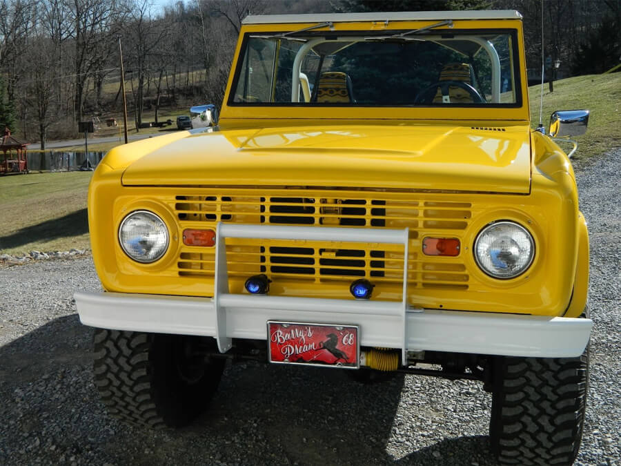 Lifted ford bronco first generation bull bar