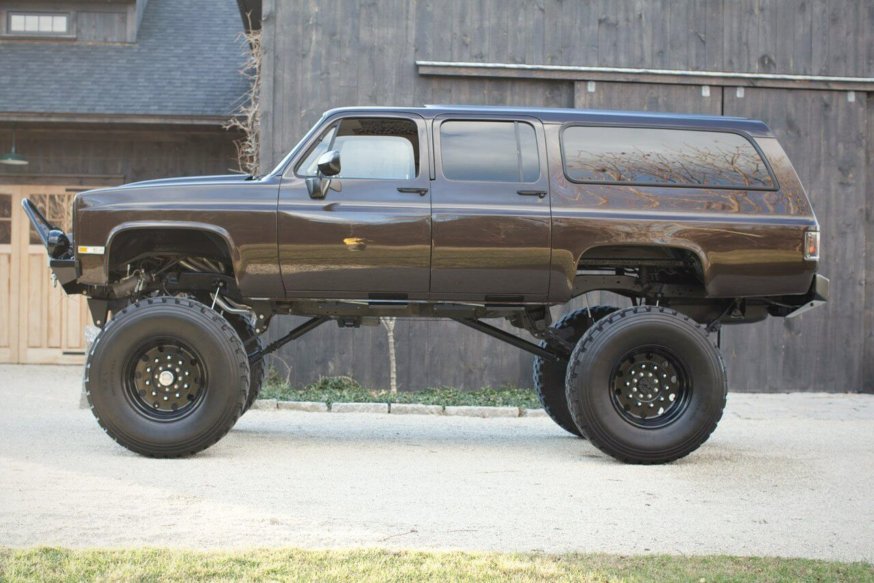 Lifted Chevy Suburban 2500 rock crawler picture gallery
