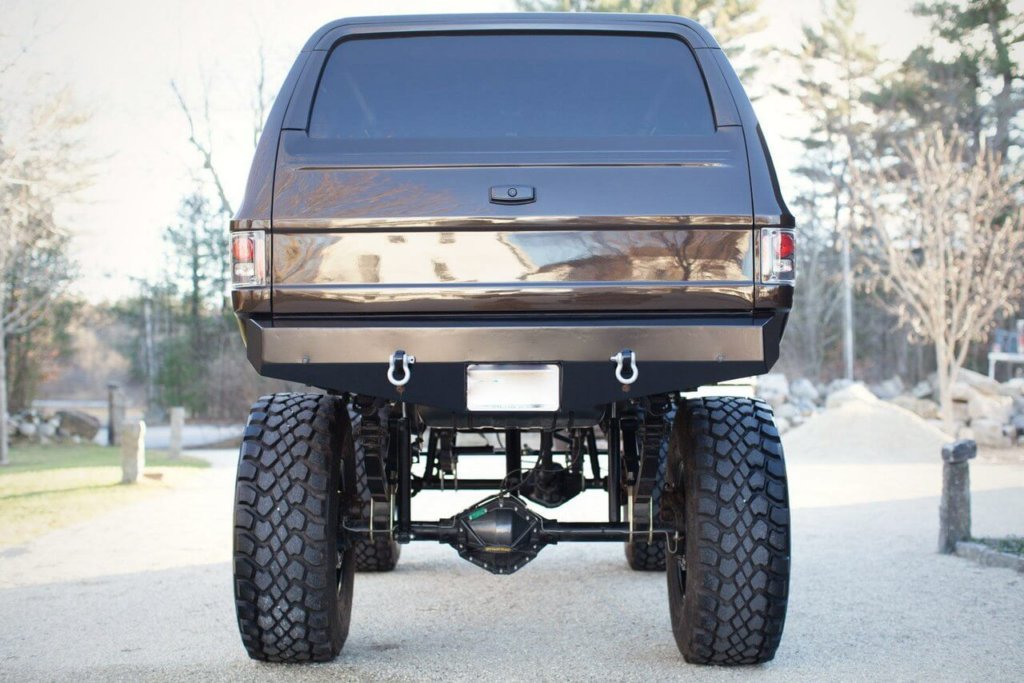 CHevy Suburban 1 foot lift