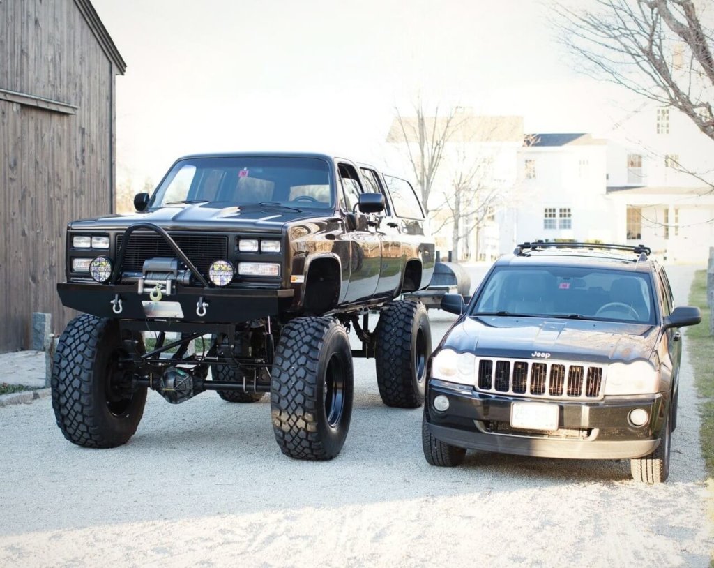 CHevy Suburban offroad bumper with a stinger and winch