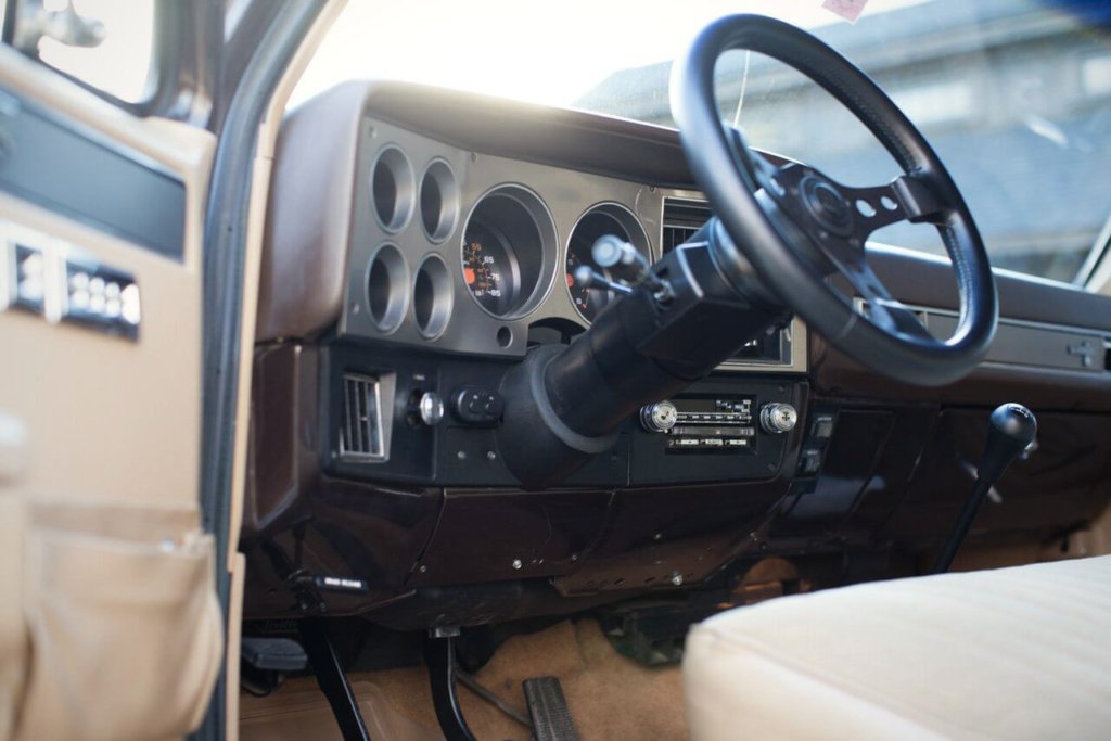 1988 Chevy Suburban interior dash panel
