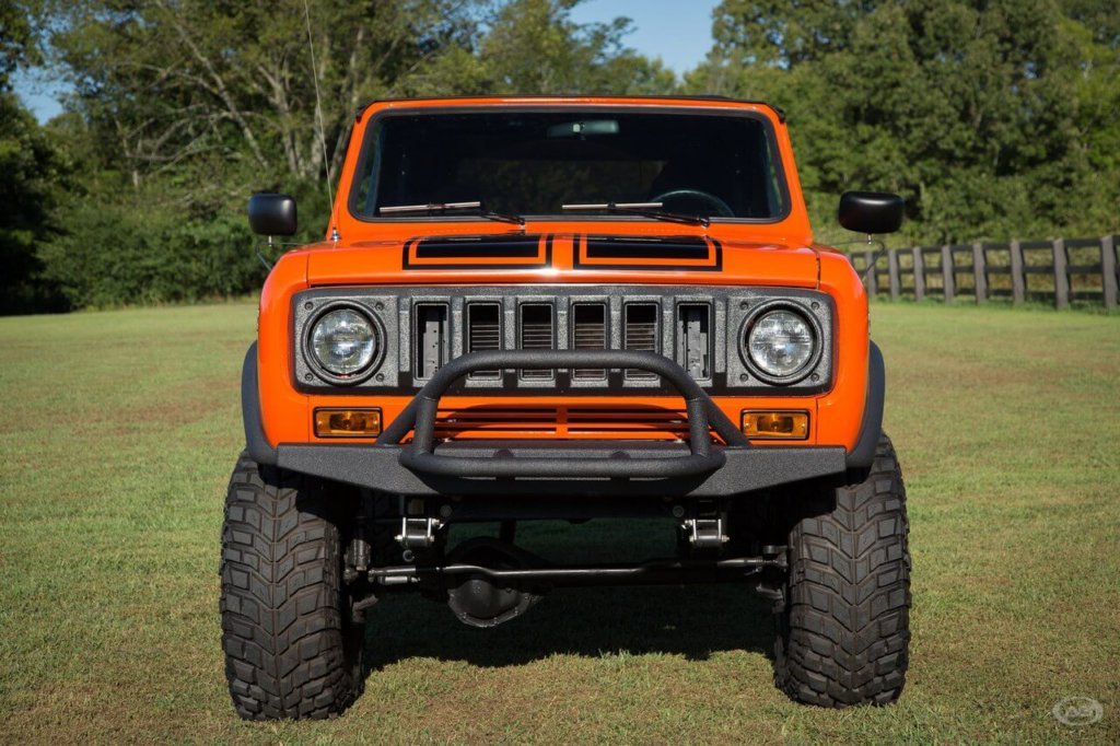 1973 internationa scout offroad bumper with a prerunner bar