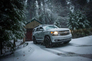 Chevy Tahoe lifted prerunner in winter