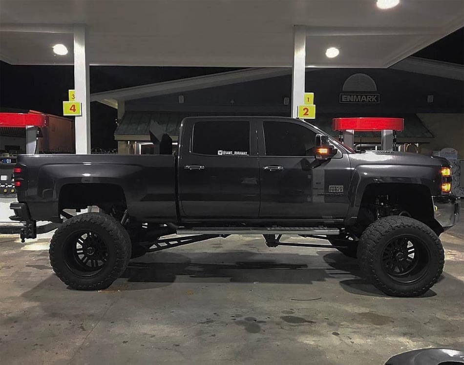 Lifted chevy silverado 2500 drop hitch