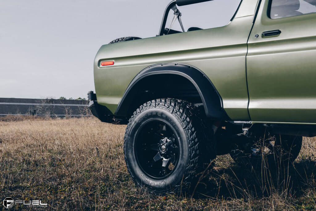 1978 FORD Bronco on 20" fuel rims and 35 inch off road tires