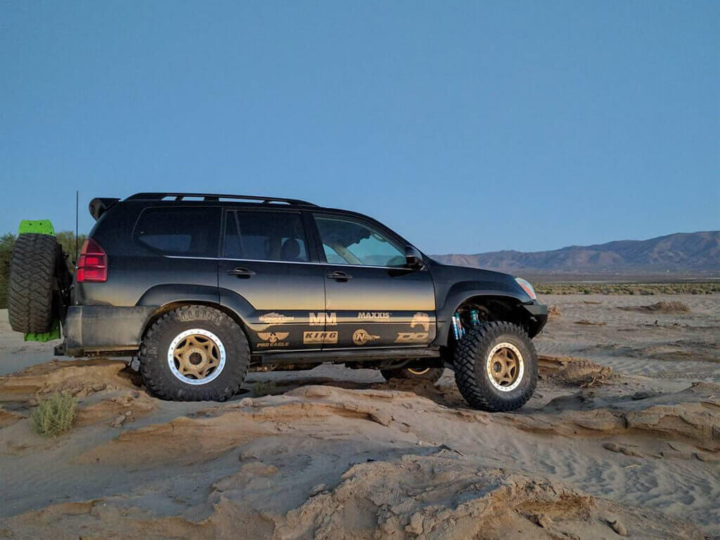 Demello Off-Road 4th Gen 4Runner Hybrid Sliders fitted on the GX