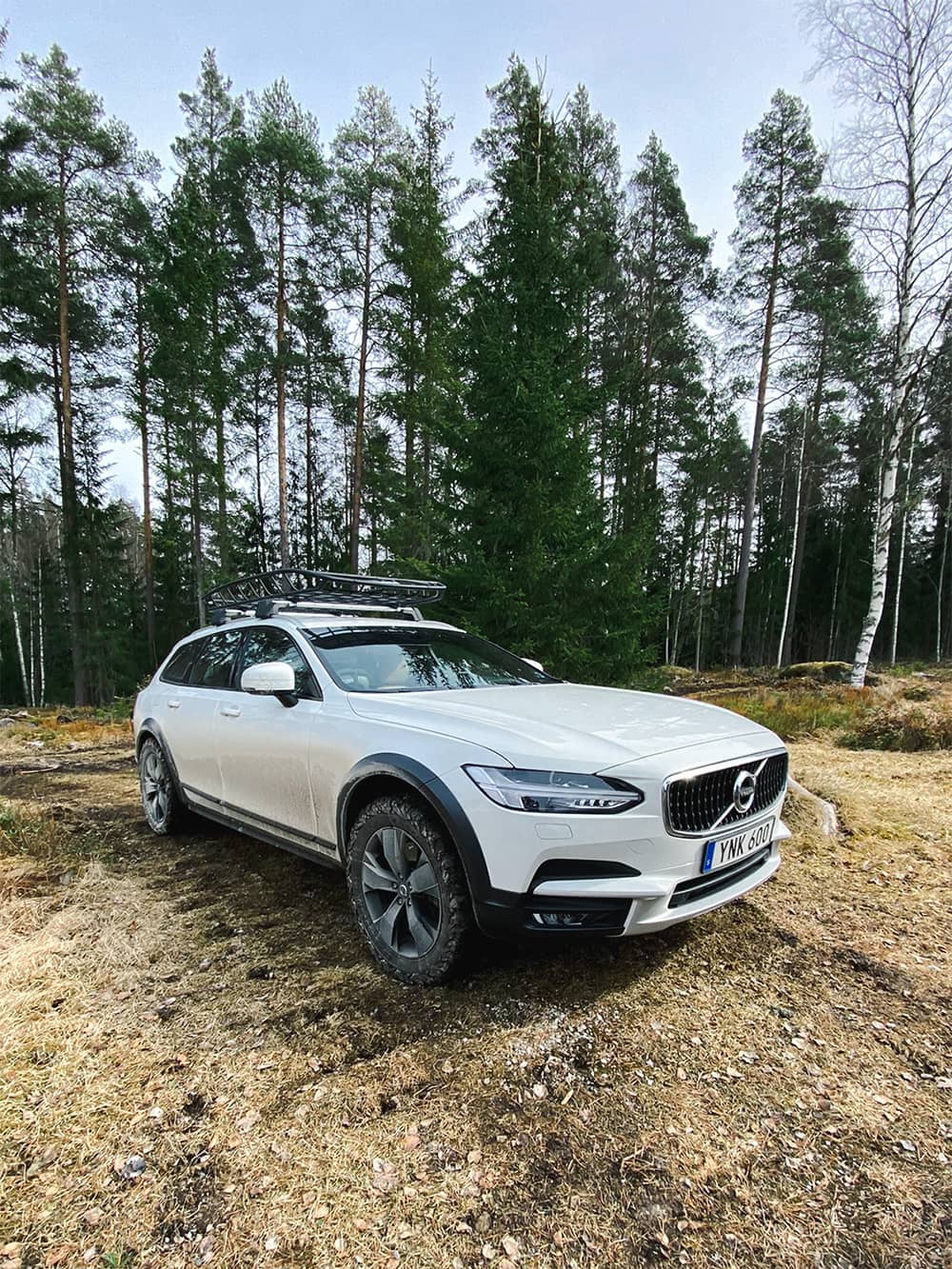 2018 Volvo V90 Cross Country off-roading in the forest