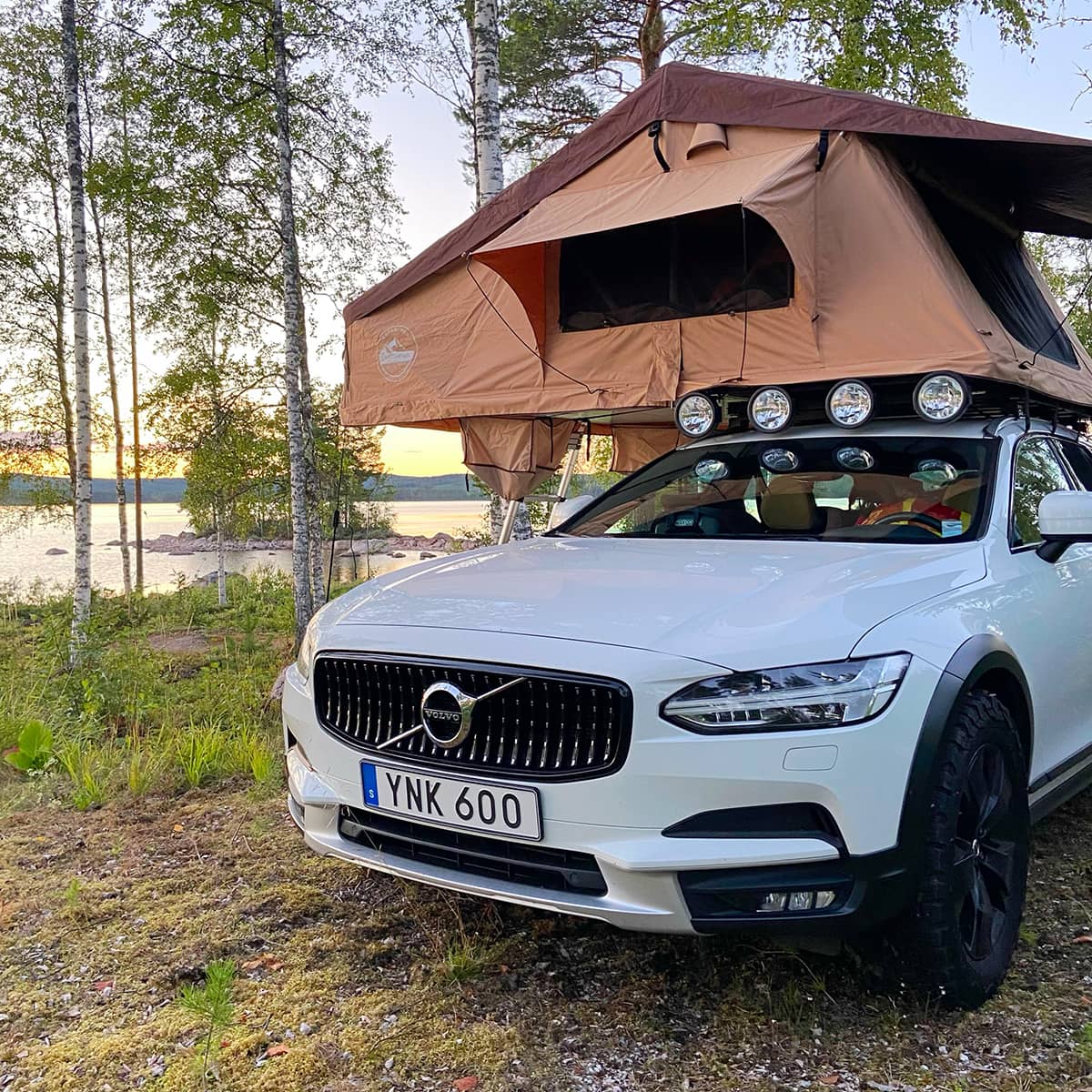 Volvo V90 Cross country with a Front Runner Roof Platform & Outdoordays Safari 180 Roof top Tent