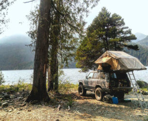 Off-road camping in Toyota BJ60 Landcruiser