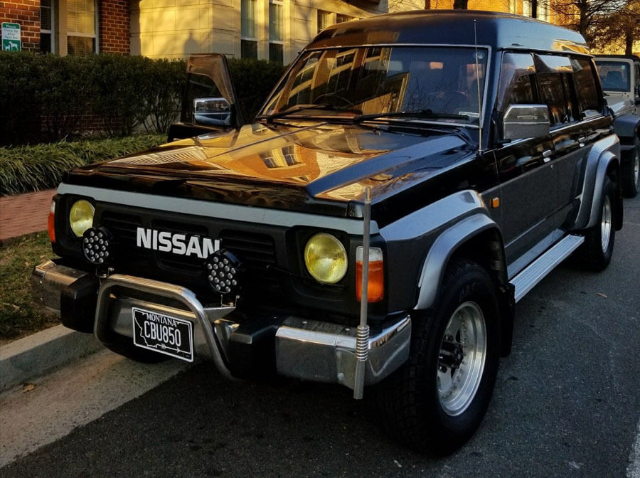 Nissan Patrol Y60 with high roof in USA
