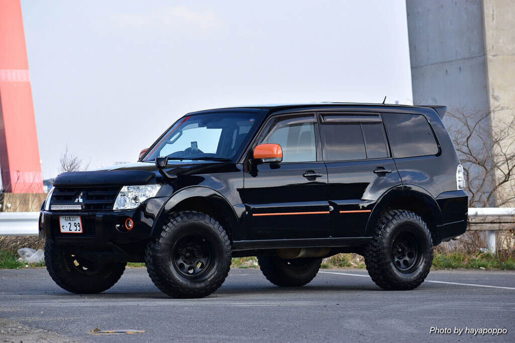 Lifted mitsubishi Montero with 33 inch offroad wheels
