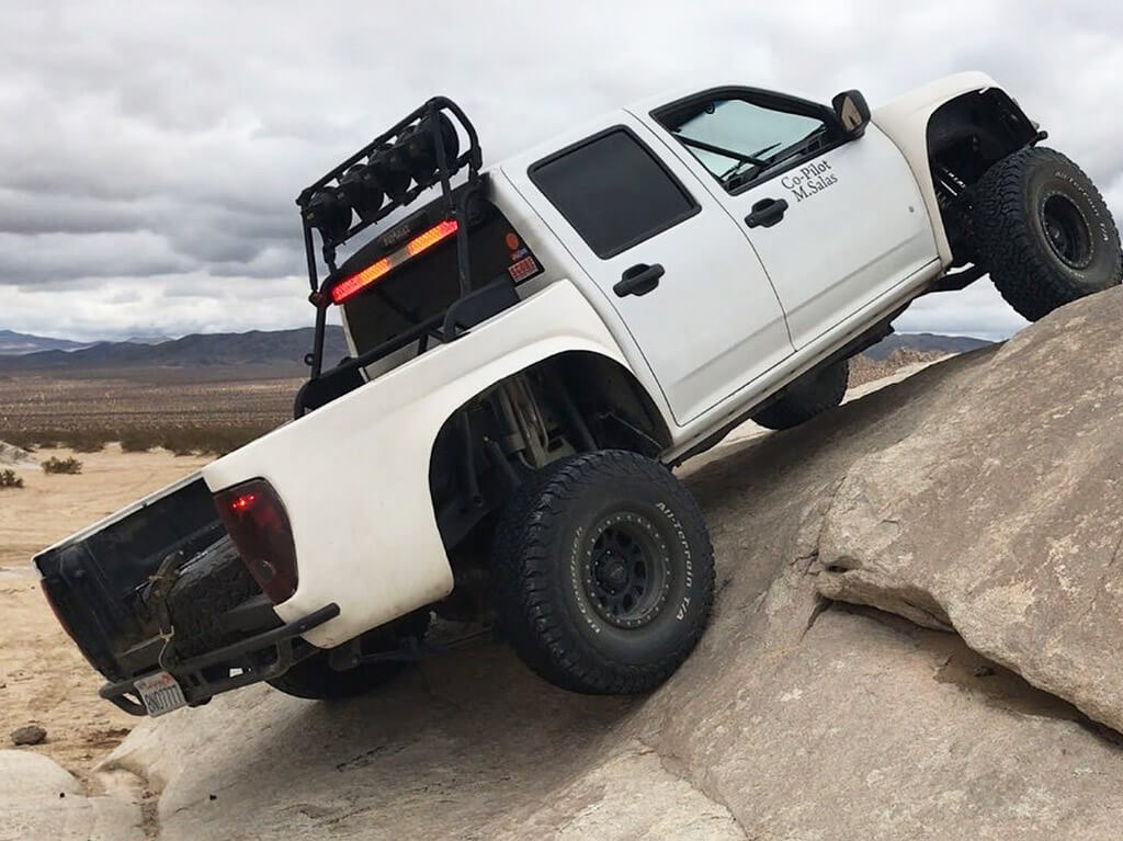 Chevy Colorado reock crawling