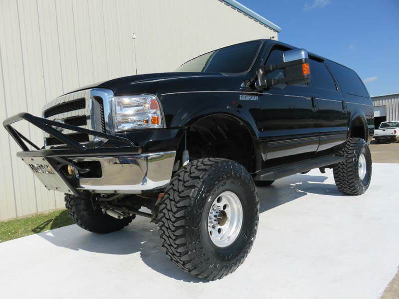 Ford Excursion 38 inch tires and 8 inch lift by Fabtech
