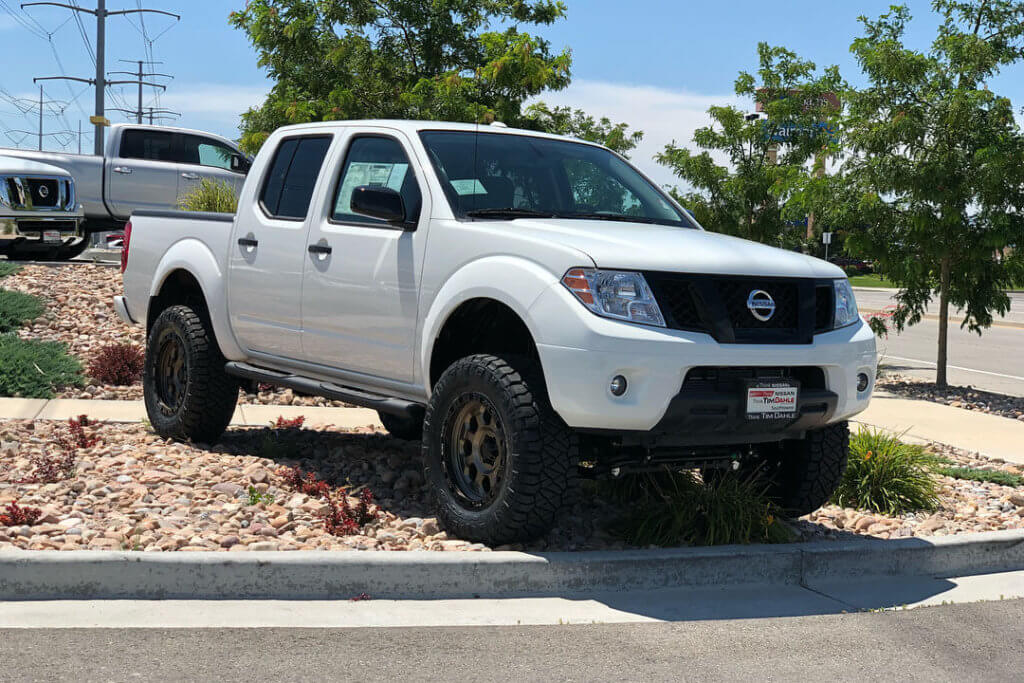 Nissan Frontier 33 Inch Tires vs 35s - What Lift and Wheels To Pick ...