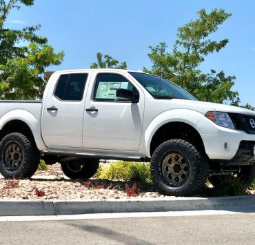 Top 10 Lifted Nissan Trucks Modified for Off-roading and Desert Racing