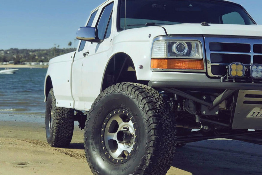 Long Travel OBS Ford F150 Prerunner on 37s - offroadium.com