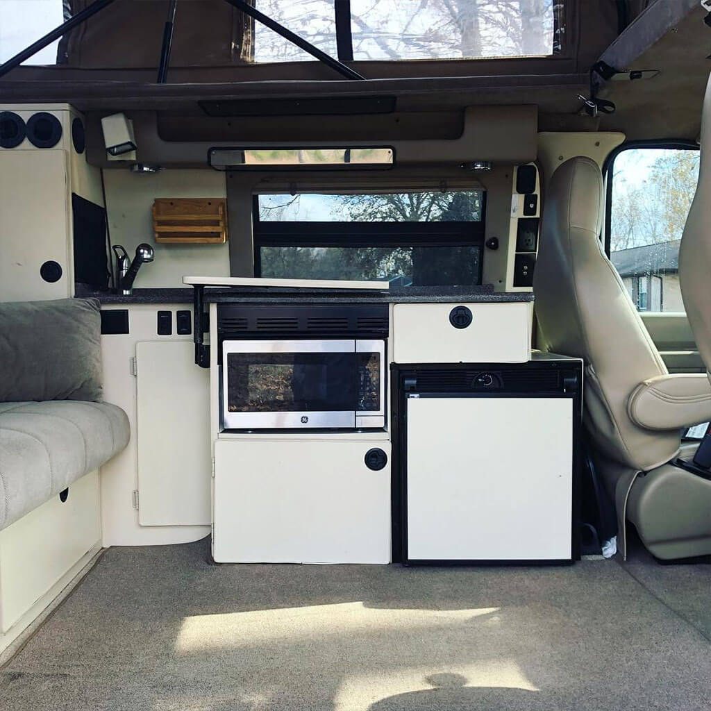 Sportsvan interior - kitchen space