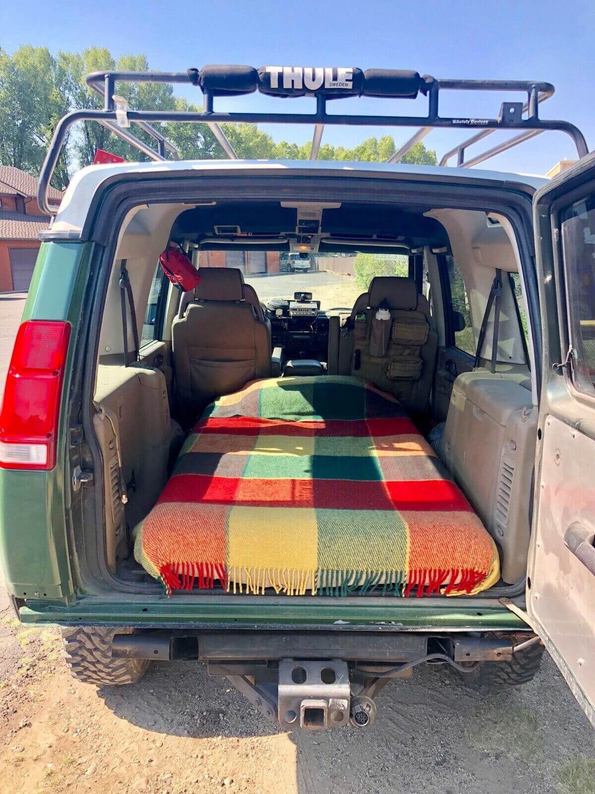 sleeping place in Land Rover Discovery 2