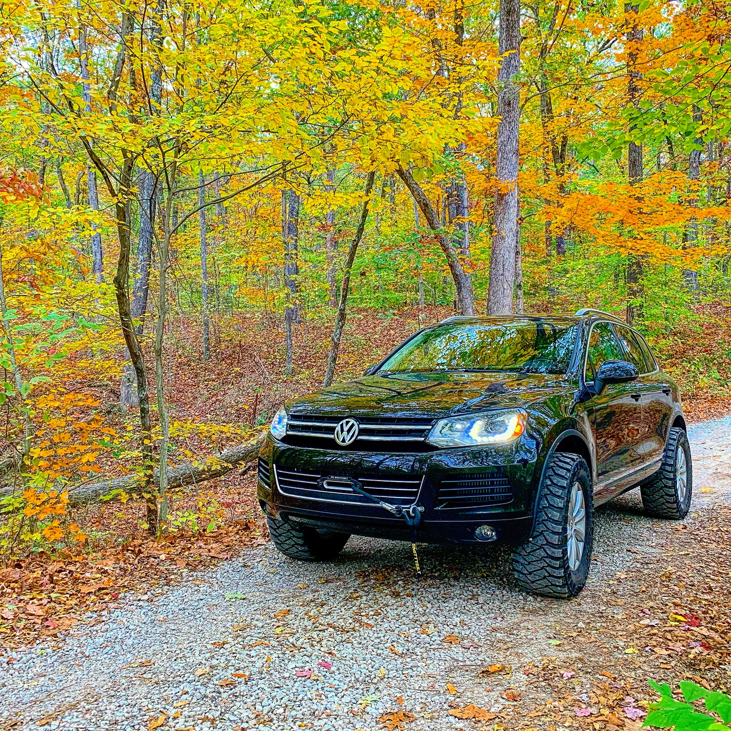 Lifted Volkswagen Touareg With a bumper mount winch