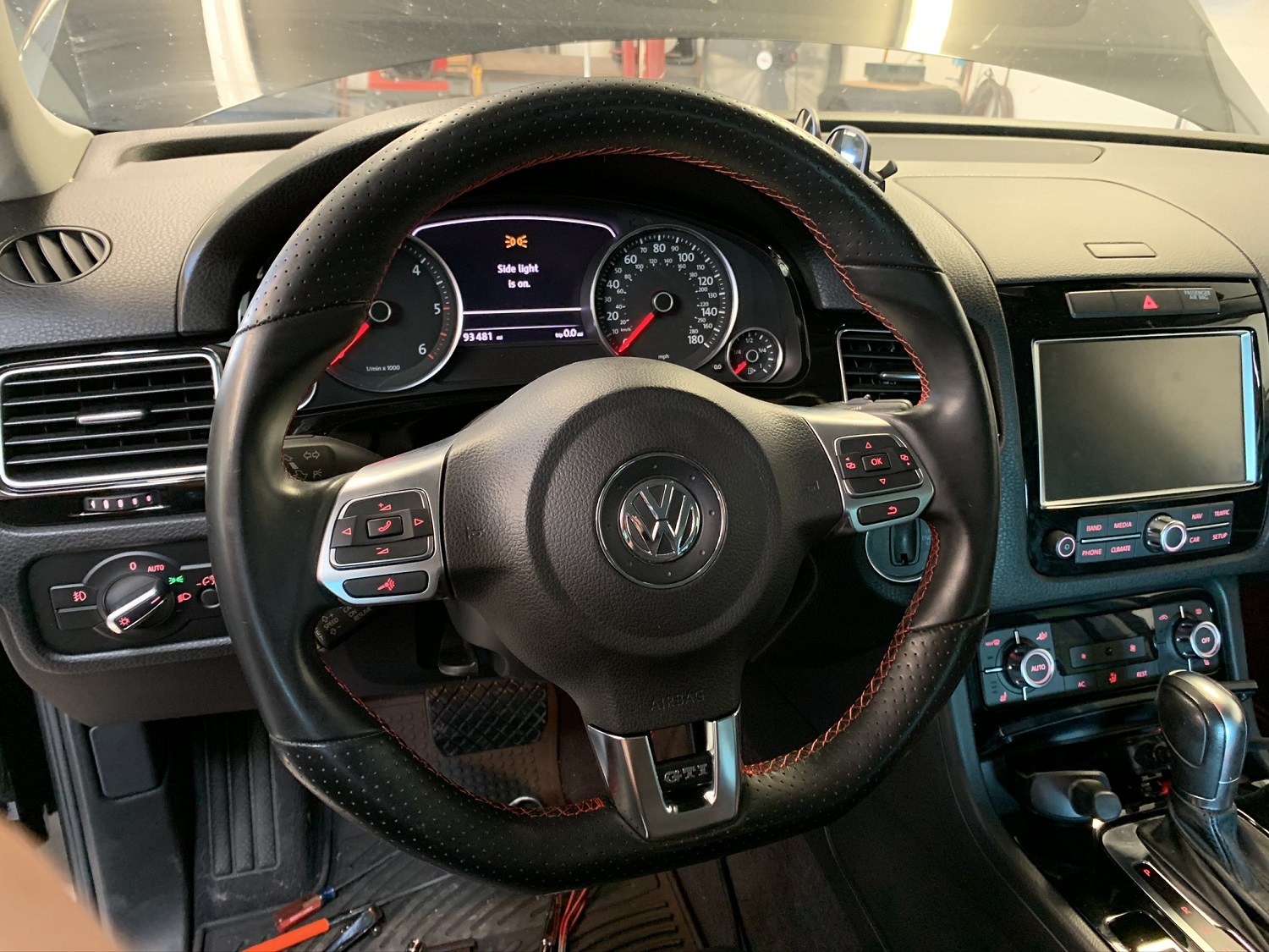 Volkswagen Touareg with Golf custom steering wheel