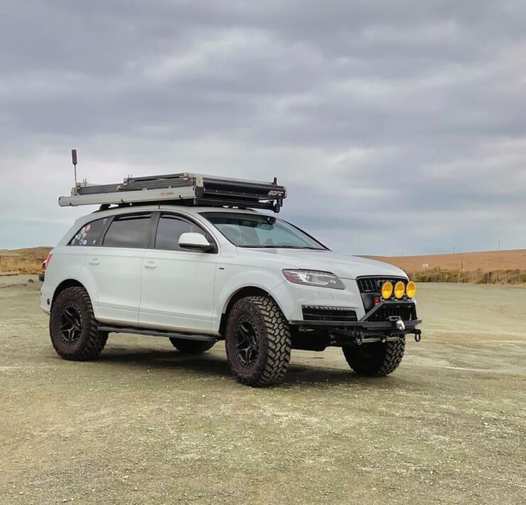 Audi Q7 lifted with eurowise suspension