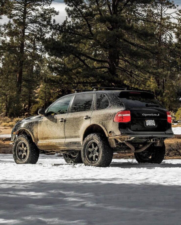 Lifted Porsche Cayenne Turbo S on 33 Inch Off-road tires