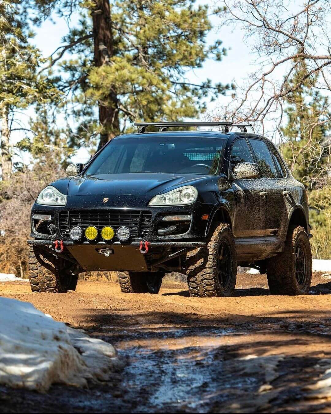 Lifted Porsche Cayenne on 35 inch tires