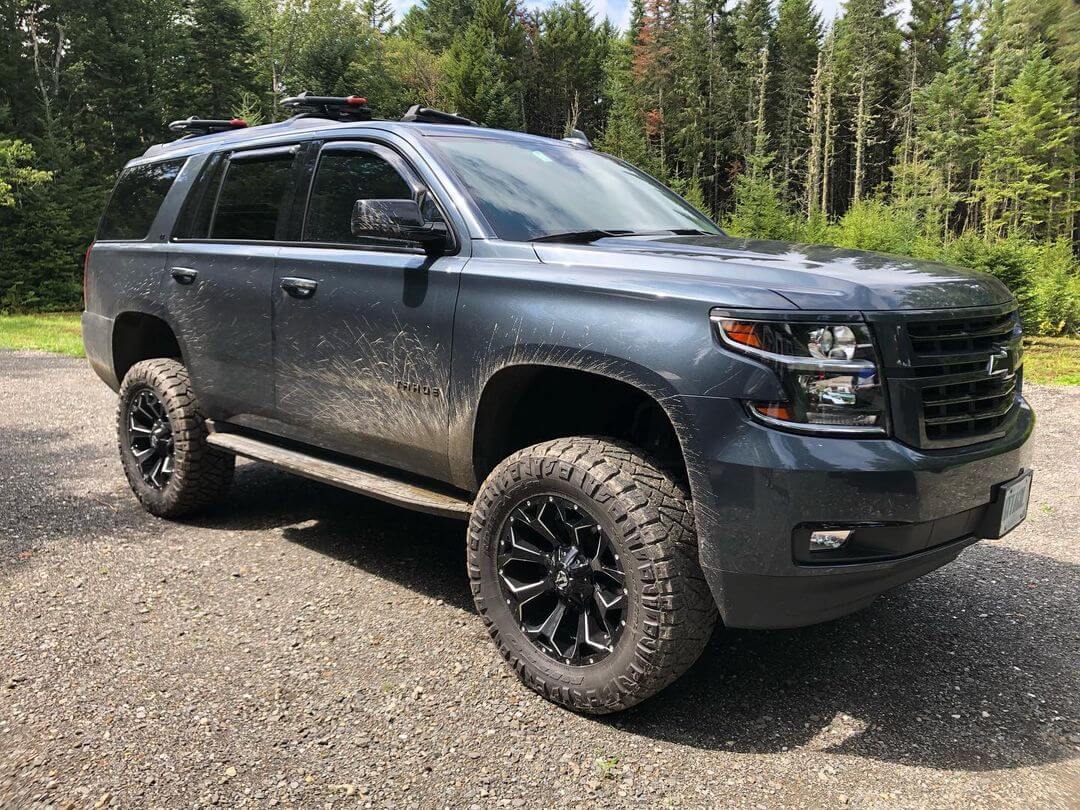 2020 Chevy Tahoe with a 6 inch lift and 35 inch tires