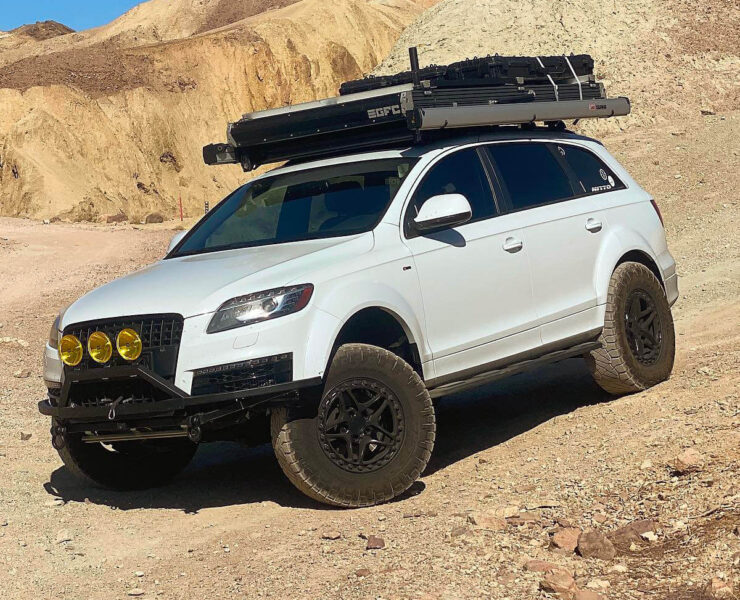 Audi Q7 Off road crossover with oversized A/T wheels