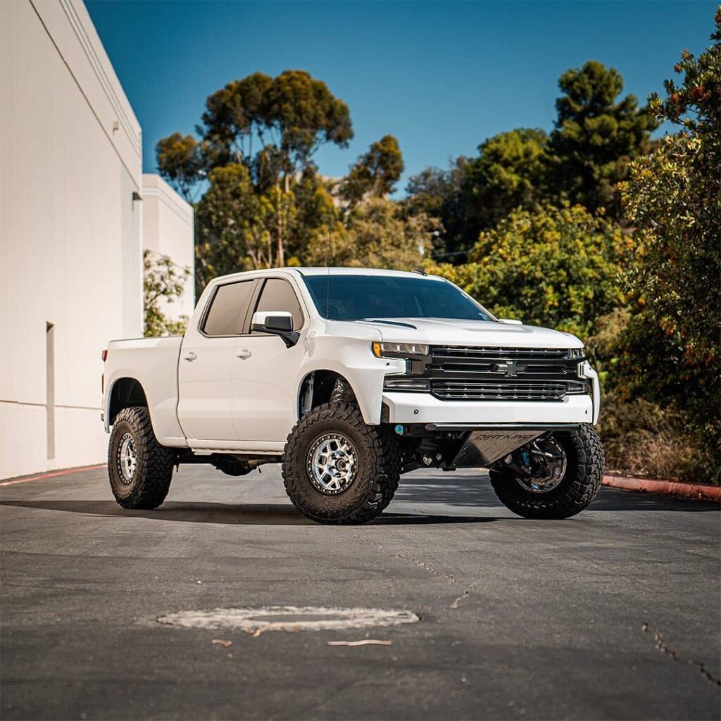 2020 Chevy Silverado prerunner with dirt king fabrication long travel suspension