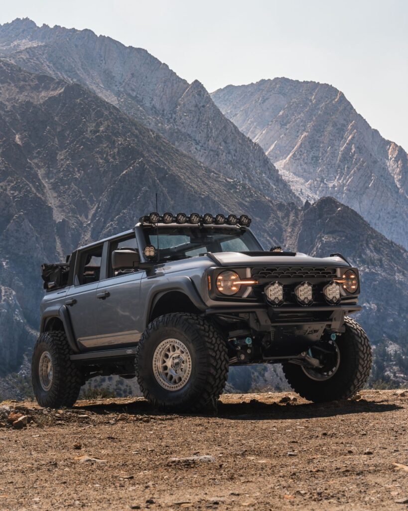 Bronco 6G with KMC grenade beadlock wheels 17x8.5" and 0-offset