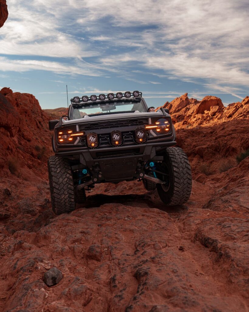 off roading in a lifted ford bronco 6g with King Shocks suspension 2.5 adjustable coilovers