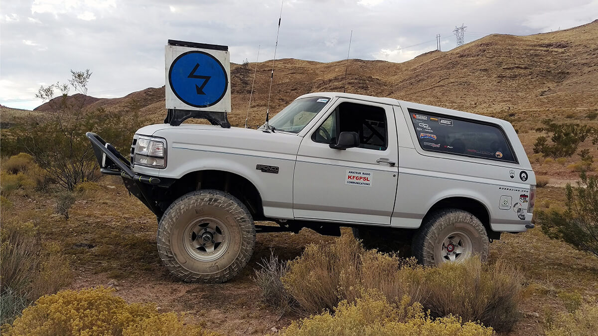 OBS ford Bronco prerunner with long travel suspension (16 inch of travel)