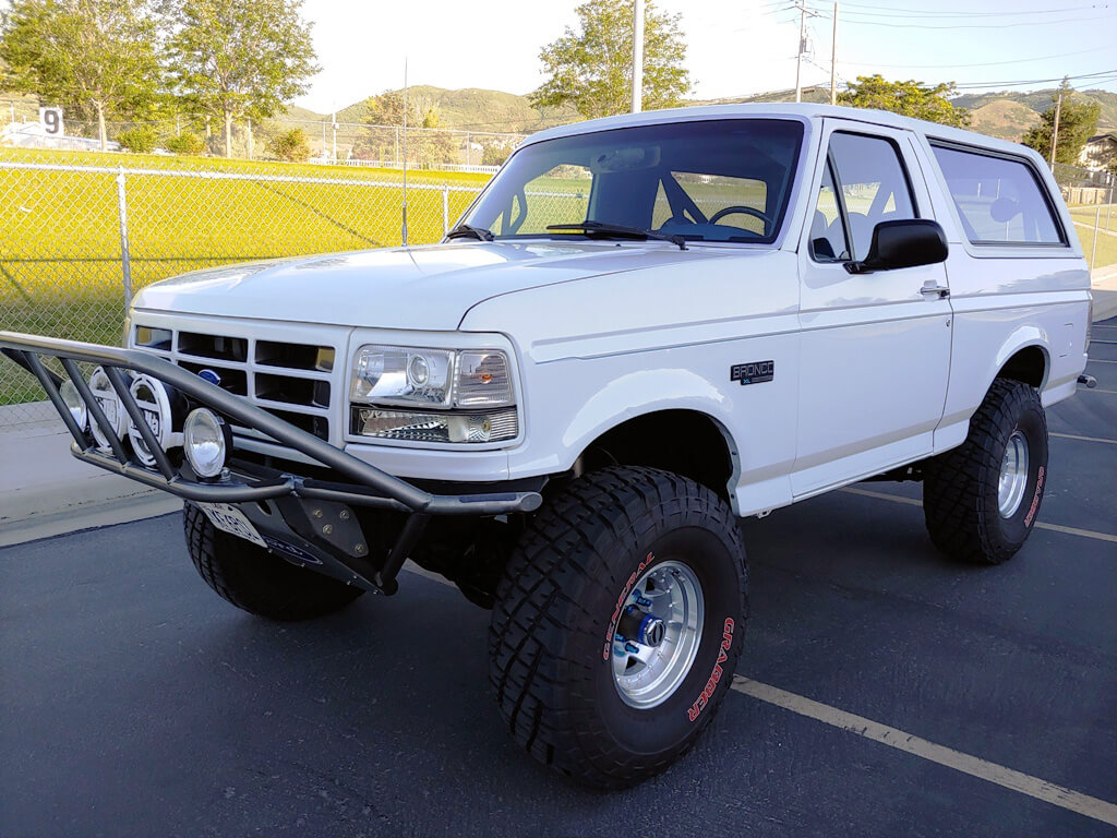 Professionally built OBS Ford Bronco Chase Truck Project