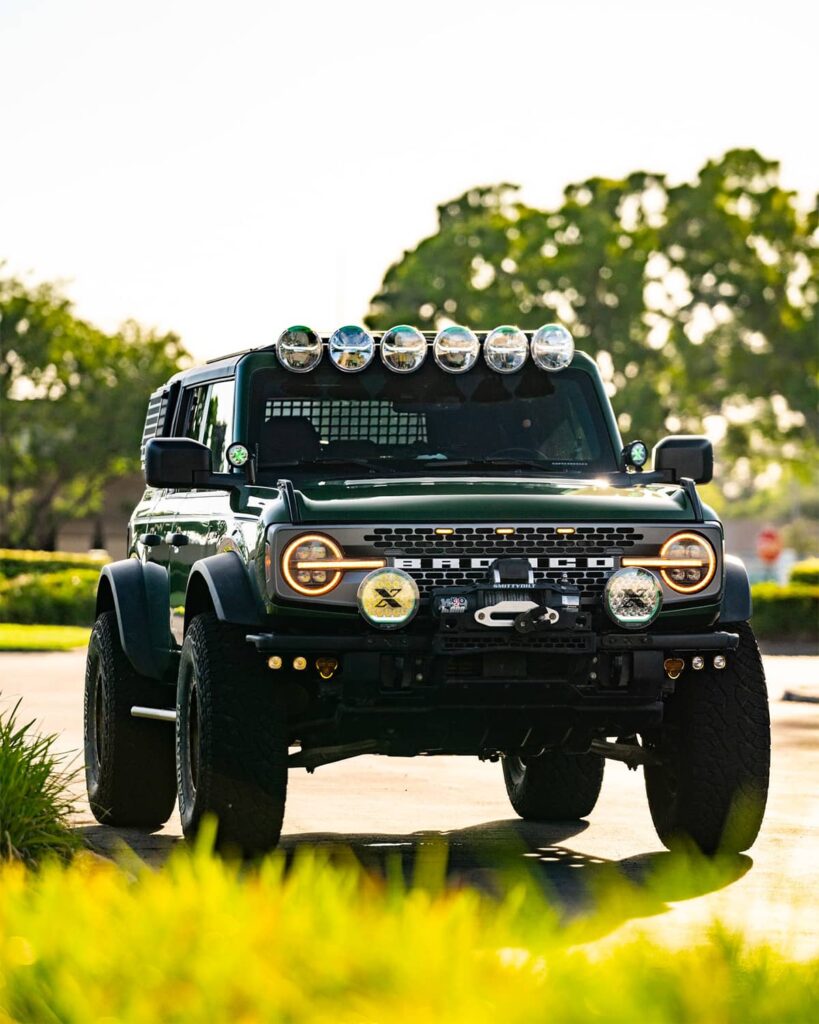 Wide body Ford Bronco Off-road build with -12 offset and 37 inch tires
