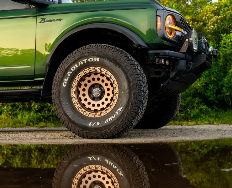 ladiator X Comp A/T 37×13.5 tires Thret Off-road Firewalls 702 17 inch wheels with -12mm offset