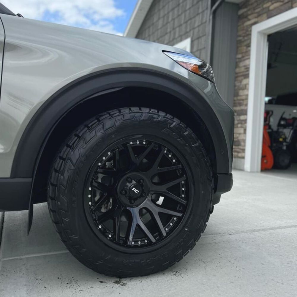 Ford Explorer on Nitto Recon Grappler All Terrain Tires 265/60R20