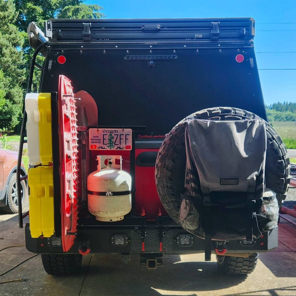 DIY trar bumper with a Spare tire carrier and other overland gear