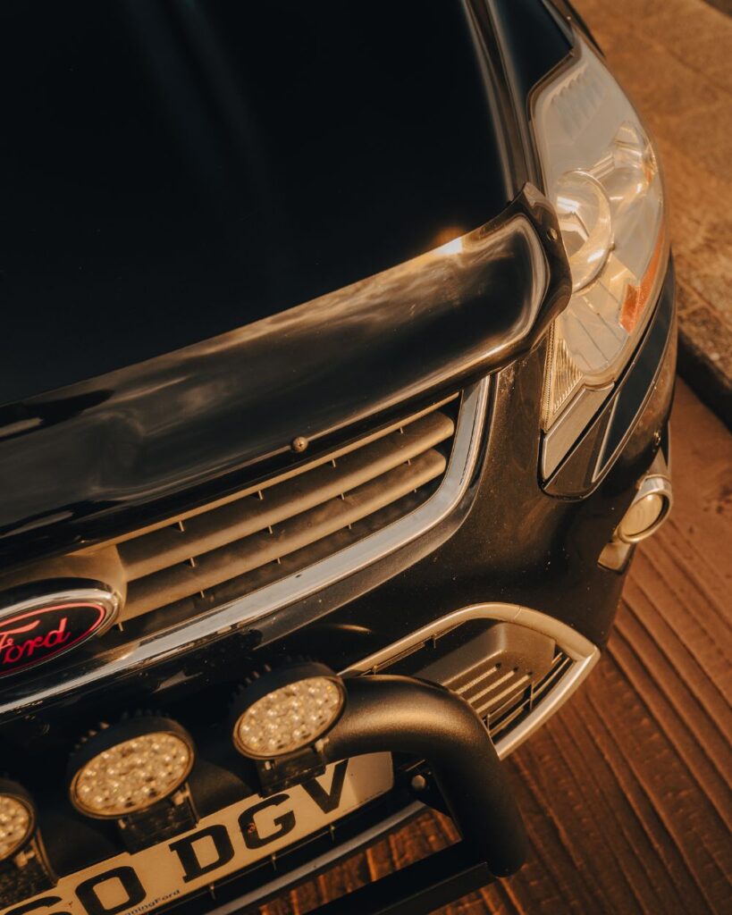 Misutonida 4×4 2" thick metal bull bar with 4 LED spot lights